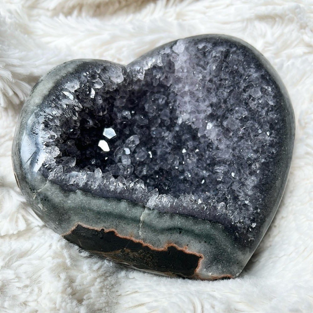 Heart-Shaped Amethyst Agate Druzy + Stand